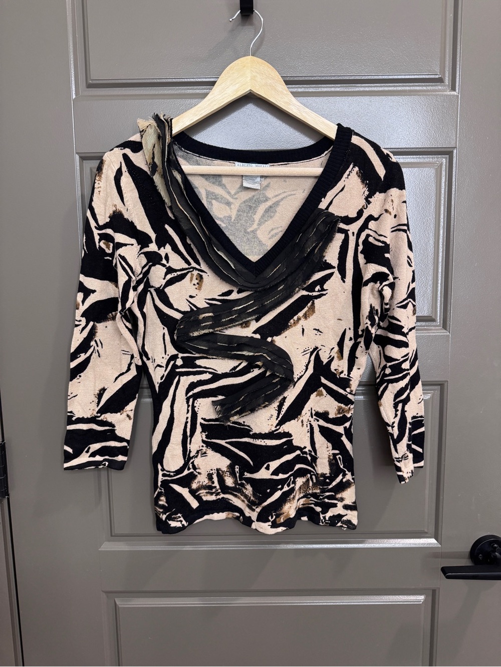 Alberto Makali Black, Brown, and Cream Ruffled Blouse - Picture 4 of 9